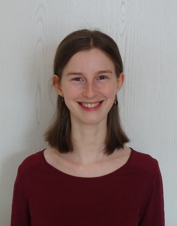 Luise Joseph (Fakultät Architektur und Sozialwissenschaften; Foto: FöV) Frau blickt lächelnd in die Kamera